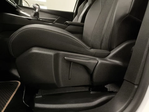 Peugeot 3008 PureTech 130 SANDS GT Line EAT8 96 kW (130 CV)