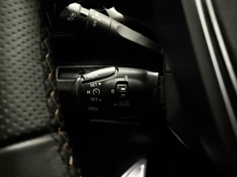 Peugeot 3008 PureTech 130 SANDS GT Line EAT8 96 kW (130 CV)