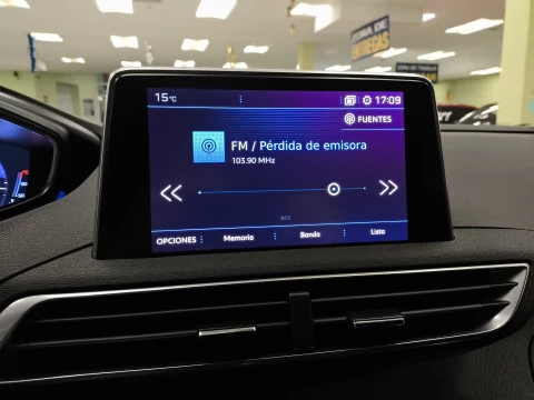 Peugeot 3008 PureTech 130 SANDS GT Line EAT8 96 kW (130 CV)