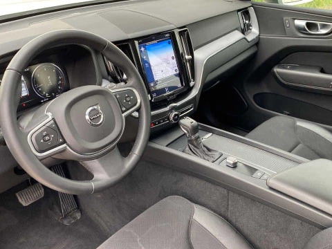 Volvo XC60 2.0 D4 MOMENTUM AUTO 5P