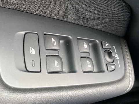 Volvo XC60 2.0 D4 MOMENTUM AUTO 5P