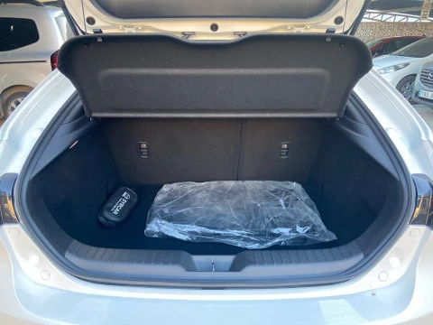 Mazda3 2.5L E-SKY G MHEV 103kW Prime-line