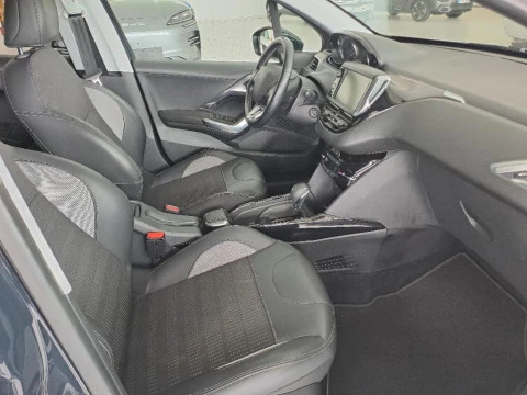 Peugeot 2008 1.2 PURETECH 81KW ALLURE AUTO 5P