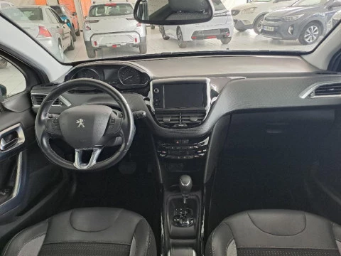 Peugeot 2008 1.2 PURETECH 81KW ALLURE AUTO 5P