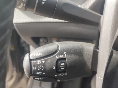 Peugeot 2008 Allure Puretech 100 S&S 6 Vel. MAN