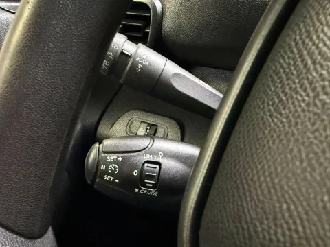 Peugeot Partner Pro Standard 600kg BlueHDi 73kW