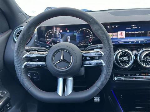 Mercedes-Benz GLA 250 e con tecnología híbrida EQ