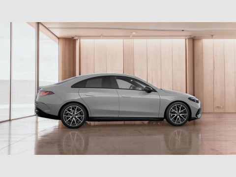 Mercedes-Benz CLA  180 con tecnologia hibrida
