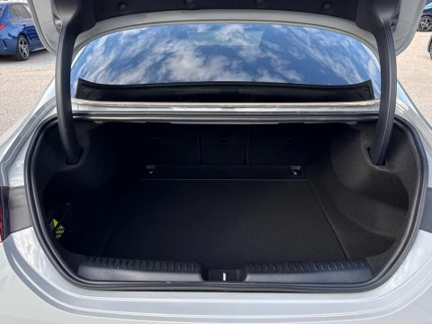 Mercedes-Benz CLA  180 con tecnologia hibrida