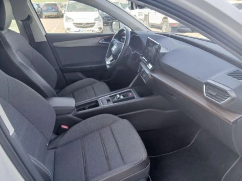 Seat Nuevo León SP 1.4 e-Hybrid DSG S&S Xcellence Go L