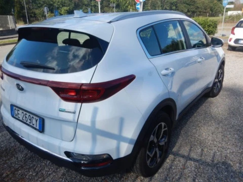 Kia Sportage 1.6 MHEV Business DCT 100kW (136CV) 4X2