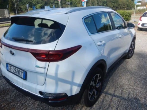 Kia Sportage 1.6 MHEV Business DCT 100kW (136CV) 4X2