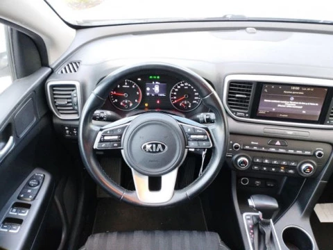 Kia Sportage 1.6 MHEV Business DCT 100kW (136CV) 4X2