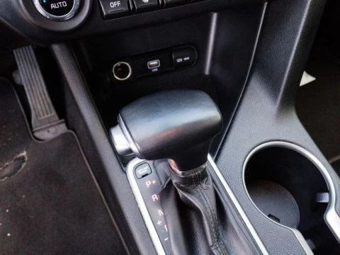 Kia Sportage 1.6 MHEV Business DCT 100kW (136CV) 4X2