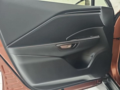 Lexus LBX 1.5 136cv HEV Elegant+ Black