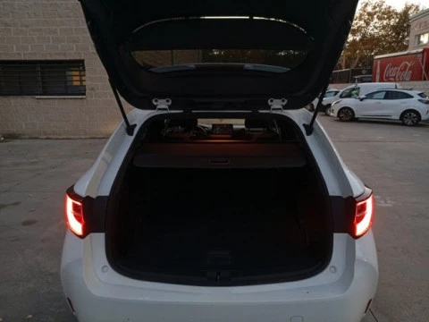 Toyota Corolla 1.8 125H BUSINESS PLUS E-CVT TOU SPORT