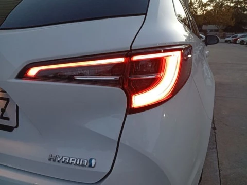 Toyota Corolla 1.8 125H BUSINESS PLUS E-CVT TOU SPORT