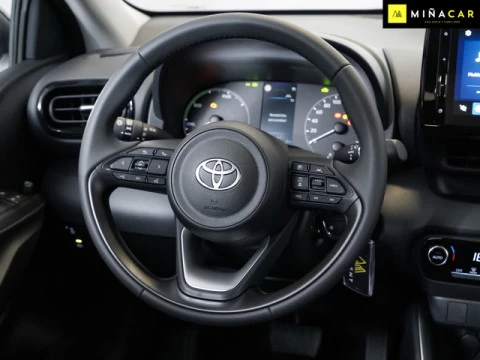 Toyota Yaris 120H Business Plus 85 kW (116 CV)