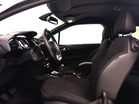 DS 3 PureTech 110 SANDS Givenchy Le Makeup 81 kW (110 CV)