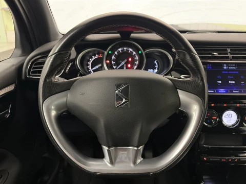 DS 3 PureTech 110 SANDS Givenchy Le Makeup 81 kW (110 CV)