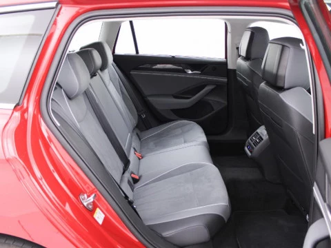 Volkswagen Passat BUSINESS 1.5 ETSI 110 KW (150 CV) AUTOMáTICO DSG 7 VEL.