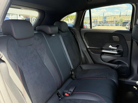 Mercedes-Benz GLA  250 e con tecnologia hibrida EQ
