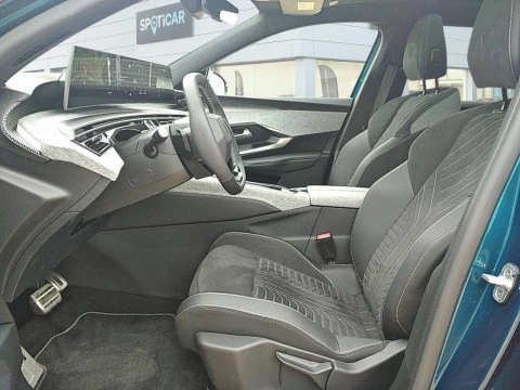 Peugeot e-3008 GT Eléctrico 157kW