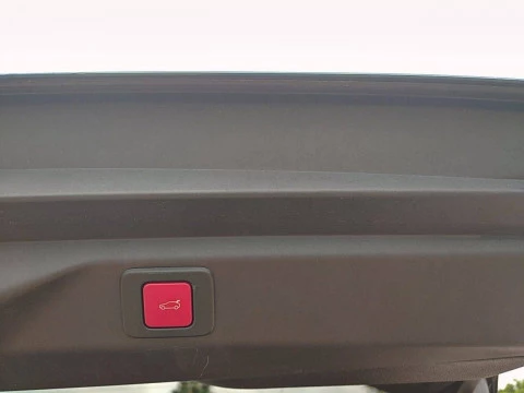 Peugeot e-3008 GT Eléctrico 157kW