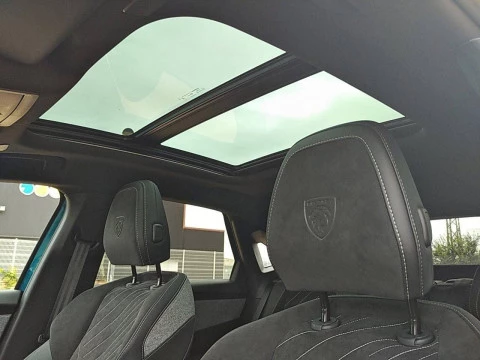 Peugeot e-3008 GT Eléctrico 157kW
