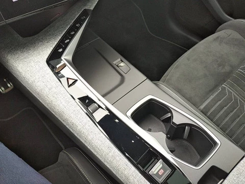 Peugeot e-3008 GT Eléctrico 157kW