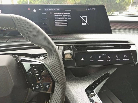 Peugeot e-3008 GT Eléctrico 157kW