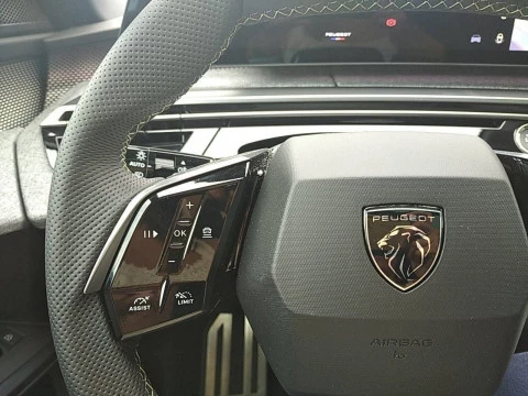 Peugeot e-3008 GT Eléctrico 157kW