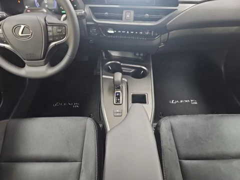 Lexus UX 2.0 300h UX Plus