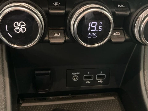 Renault Captur   TCe Zen 96kW