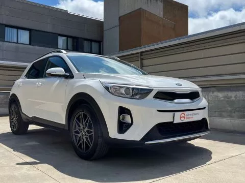 Kia Stonic BLACK EDITION 1.0 T-GDI 120CV DCT 5P Kia Stonic BLACK EDITION 1.0 T-GDI 120CV DCT 5P
