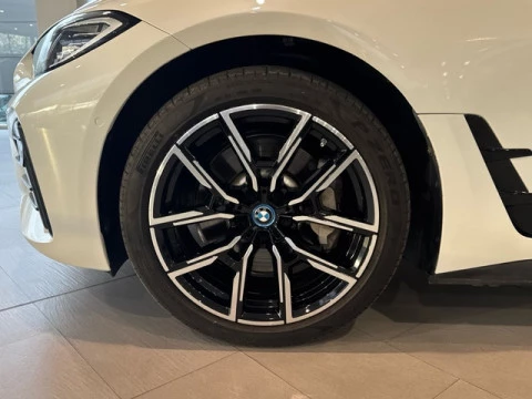 BMW i4 eDrive35 210 kW (286 CV)