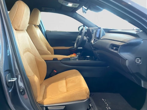 Lexus UX 2.0 300h UX Plus