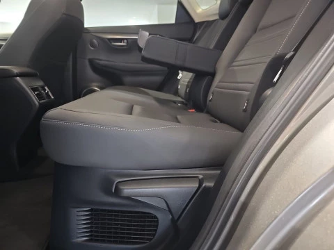 Lexus NX 2.5 300h Premium 2WD