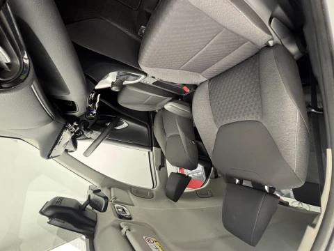 Toyota Yaris 1.5 120H Business Plus