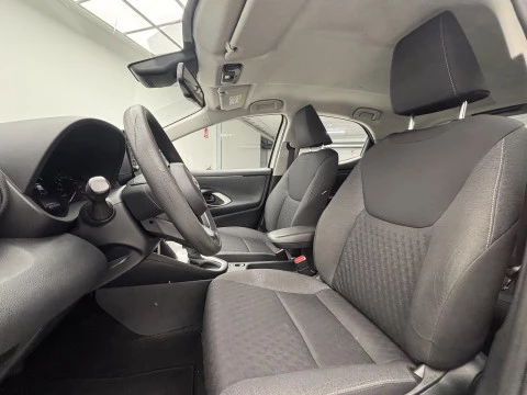 Toyota Yaris 1.5 120H Business Plus