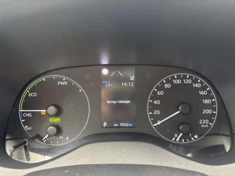 Toyota Yaris 1.5 120H Business Plus