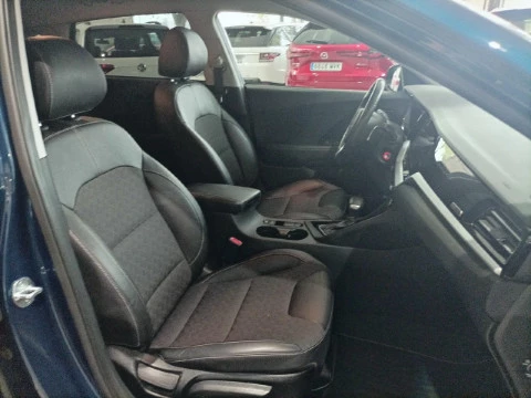 Kia Niro 1.6 GDi HEV 104kW (141CV) Drive