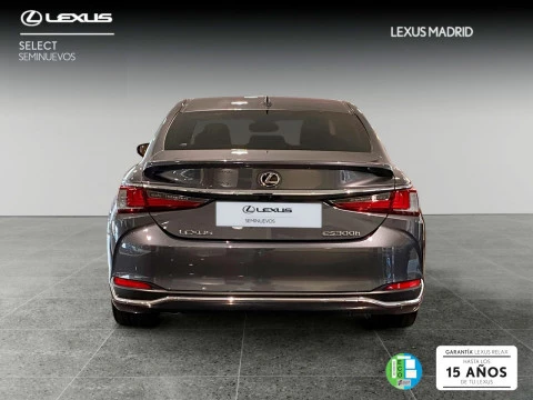 Lexus ES 2.5 300h Luxury