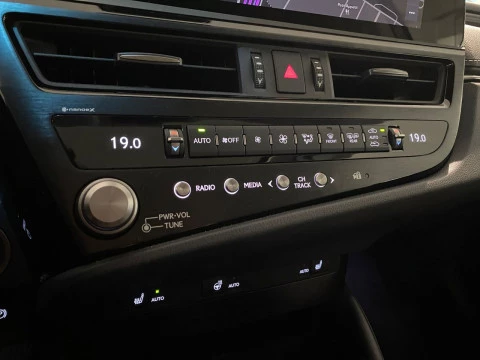 Lexus ES 2.5 300h Luxury