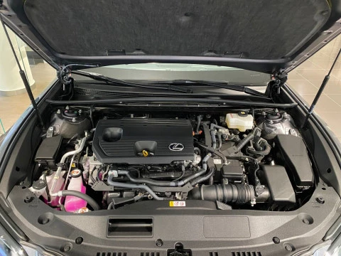 Lexus ES 2.5 300h Luxury