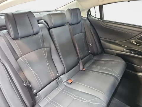 Lexus ES 2.5 300h Luxury