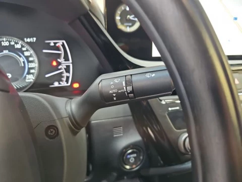 Lexus ES 2.5 300h Luxury