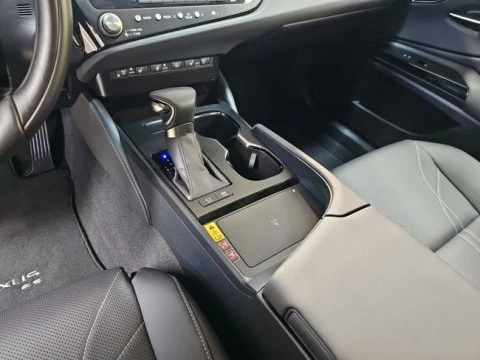 Lexus ES 2.5 300h Luxury