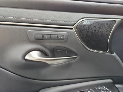 Lexus ES 2.5 300h Luxury