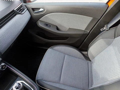 Renault Clio RENAULT CLIO TECHNO ECO-G 100CV (74 KW)